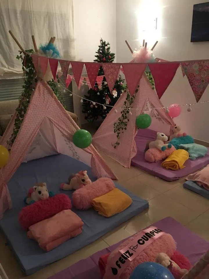 Detalle de la decoración de un tipi infantil